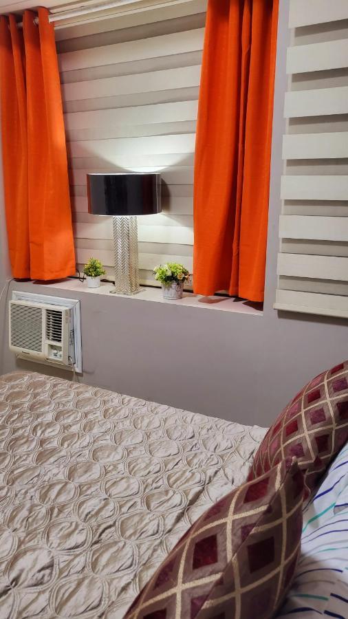 One Palm Tree Villas Condominium - Studio 10O With Balcony - Across Terminal 3 Airport مانيلا المظهر الخارجي الصورة