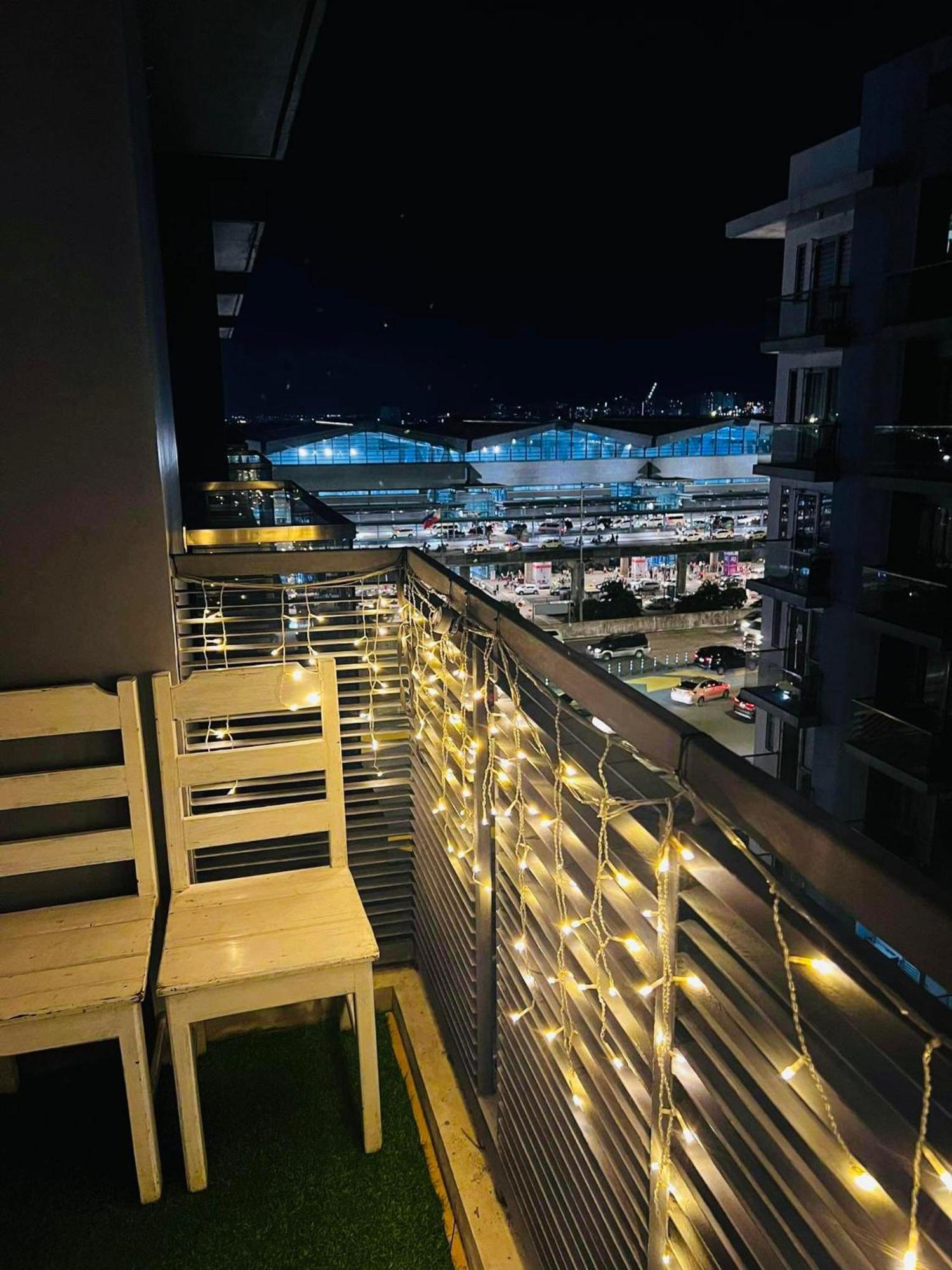 One Palm Tree Villas Condominium - Studio 10O With Balcony - Across Terminal 3 Airport مانيلا المظهر الخارجي الصورة