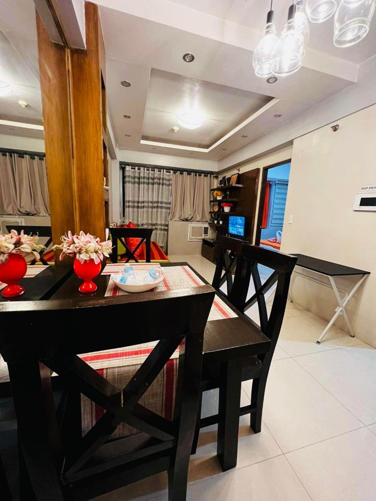 One Palm Tree Villas Condominium - Studio 10O With Balcony - Across Terminal 3 Airport مانيلا المظهر الخارجي الصورة